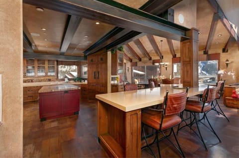 Bar area off of main living area and kitchen.