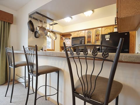 SWP 61 Jabberwocky breakfast bar