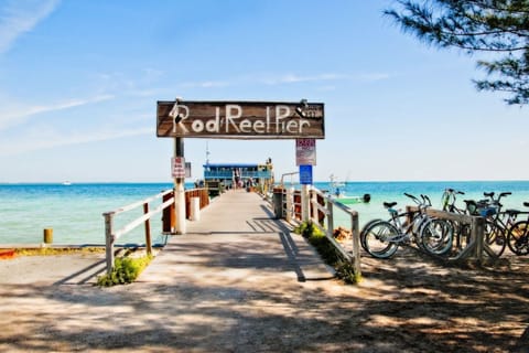 Beach nearby, sun loungers, beach towels