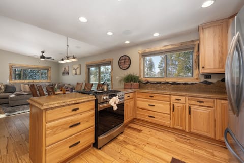 SWP 59 Jabberwocky kitchen area