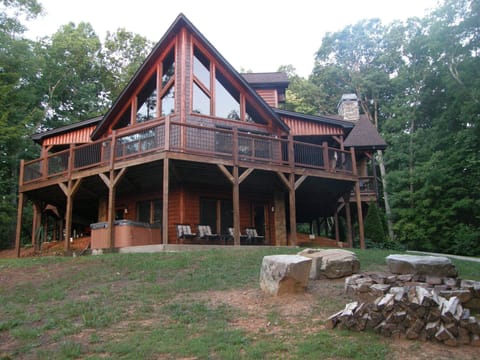 Great views year round, huge Deck on 3 sides-covered on 2 sides plus fireplace