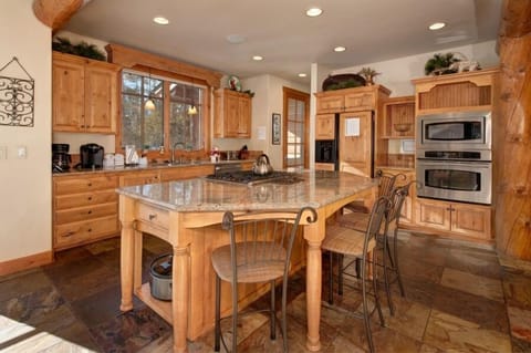 Main level kitchen and bar area.