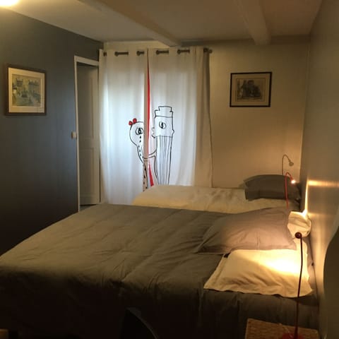 2 bedrooms, iron/ironing board, free WiFi