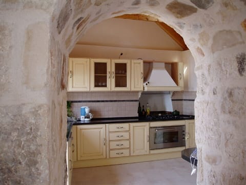 Large, well equipped kitchen
