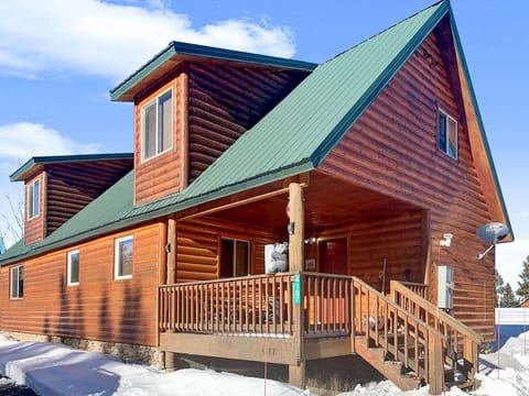 Island Park Cabin - 6 habitaciones, 3 baños - Tina caliente - Mesa de  billar - 20 minutos a Yellowstone, Island Park, ID