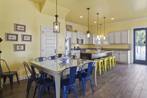 Beach Basket Dining Room