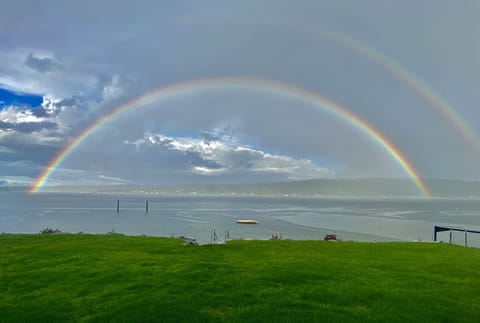 Double rainbow bliss.