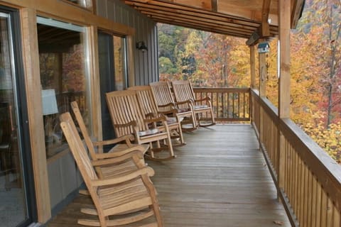 Rocking chairs for relaxing