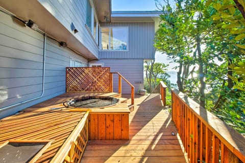Deck | Private Hot Tub