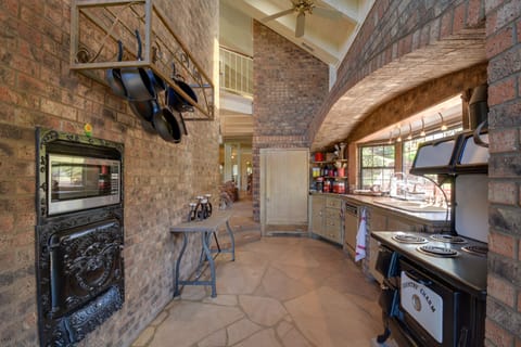 Kitchen | Vintage Iron Oven |