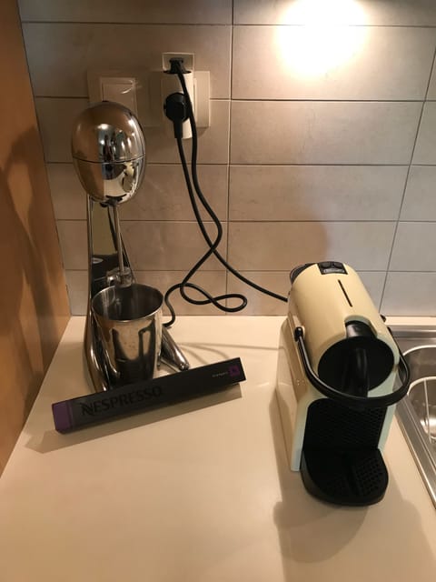 Coffee paradise - Nespresso coffee machine and ice cappuccino / frappe maker