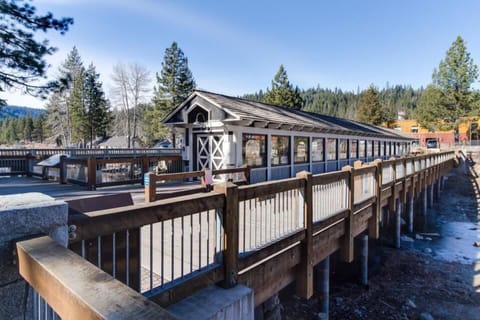 Fanny bridge and dam-5 minutes away