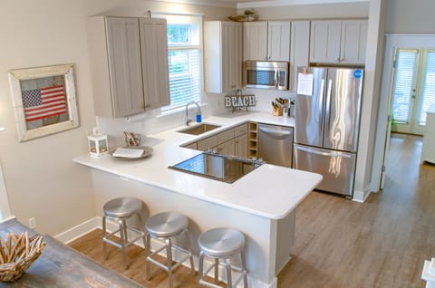 Open Kitchen - all new appliances