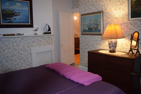 3 bedrooms, in-room safe, iron/ironing board, free WiFi