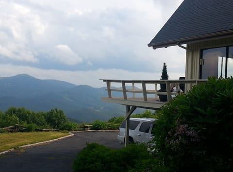 Point of View, Beech Mountain ....Spectacular, long range, expansive views