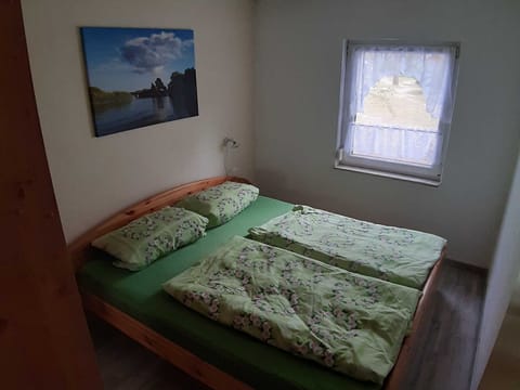 2 bedrooms, bed sheets