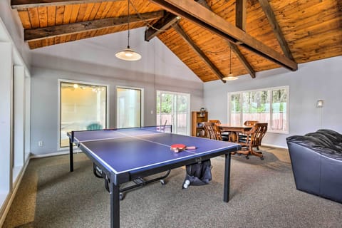 Community Amenities | Ping Pong Table | Poker Table