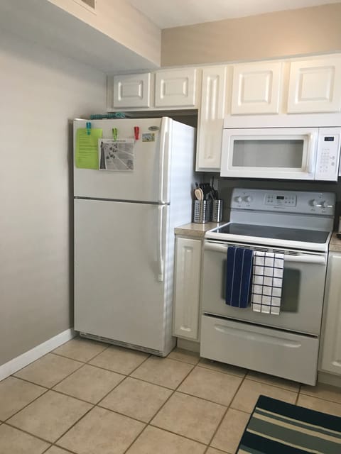 Fridge, microwave, dishwasher, coffee/tea maker