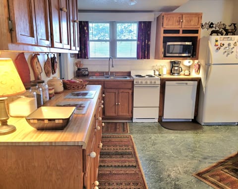 Everything needed to Prepare Homecooked meals.
Electric Stove/ Oven
Dishwasher