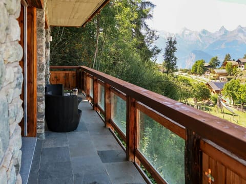 Property, Sky, Building, Plant, Wood, Tree, Botany, Interior Design, Vegetation, Leisure