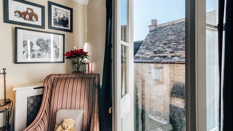 Bedroom Two Juliet Balcony, Singer House, Bolthole Retreats