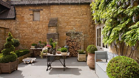 Courtyard garden, Singer House, Bolthole Retreats