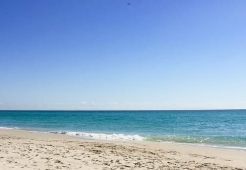 Beach nearby, sun loungers, beach umbrellas, beach towels