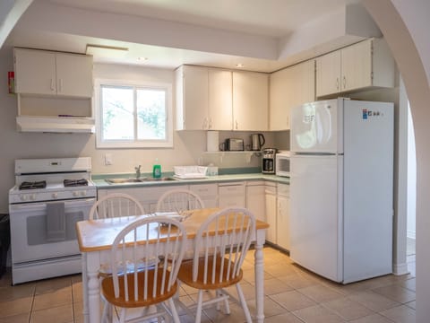 Kitchen with dinette