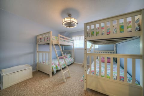 5 bedrooms, iron/ironing board, cribs/infant beds, travel crib