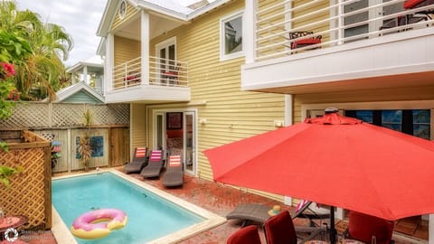 GOOD VIBRATIONS was designed to enjoy Key West's laid-back way of life...