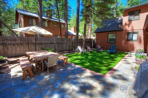 cyh0840 backyard seating area