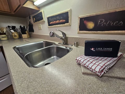 Main Level - Kitchen