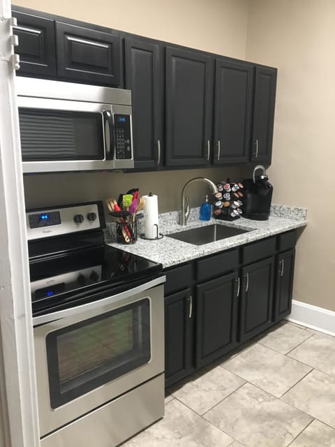 Beautiful full kitchen has everything you need!