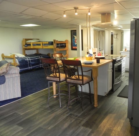 900 Sq Ft. to spread out and enjoy a nice stay