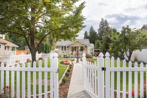 This is what The Birdhouse looks like .., you can’t miss it! Lol