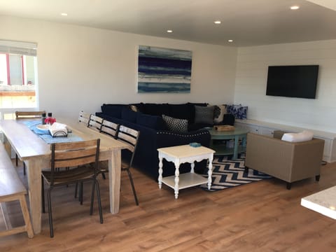 dining table seats up to 10 adult and 2 kids.