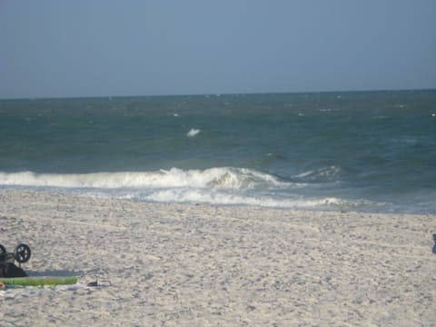 Beach nearby, sun loungers, beach towels