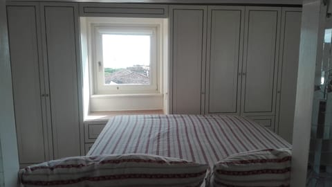 1 bedroom, iron/ironing board, bed sheets