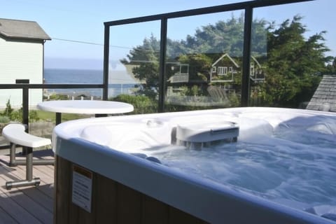 Hot Tub on Main Deck
