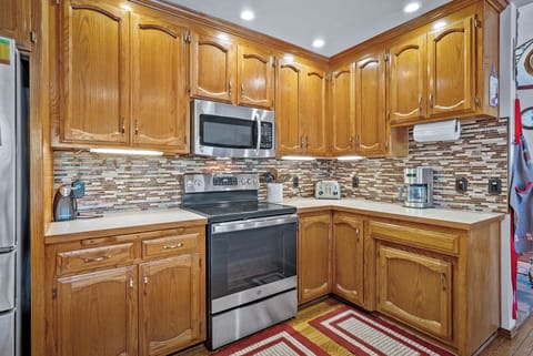 Plenty of room in this kitchen for all who wish to join in the fun.