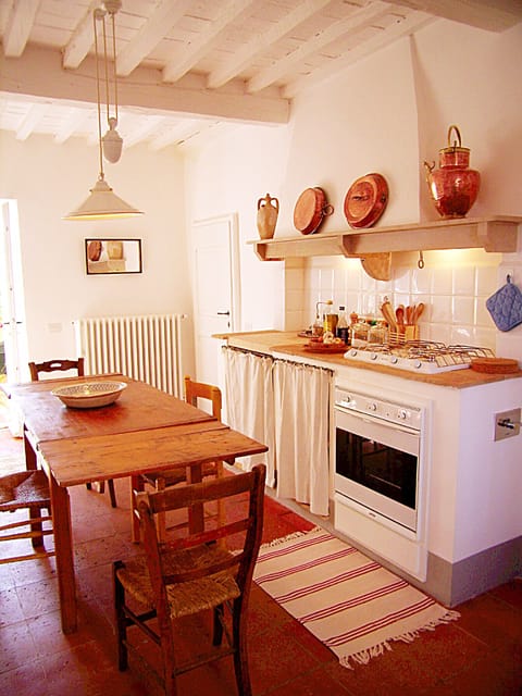 The large kitchen/dining room