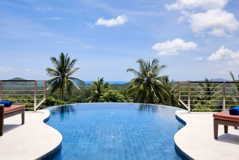 Outdoor pool, an infinity pool