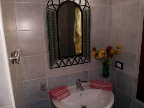 Bathroom | Shower, hair dryer, bidet, towels
