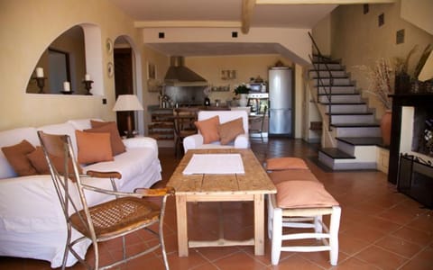 Kitchen sitting room area