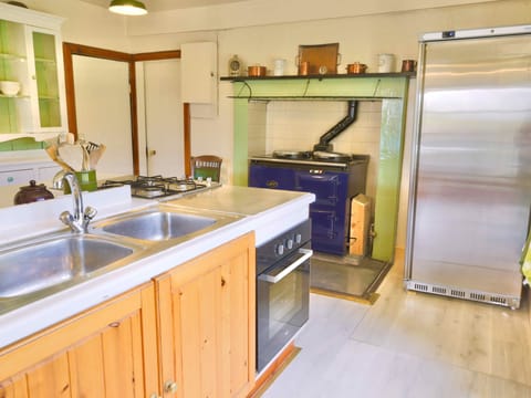 dfe00be9-d6f2-449b-af49-4f5c08e039ba