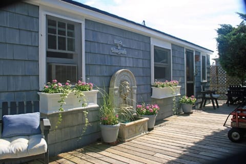 Bay View Cottage Front Deck