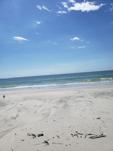 Beach nearby, sun loungers, beach towels