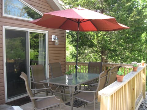 Deck seating for 6 with umbrella
