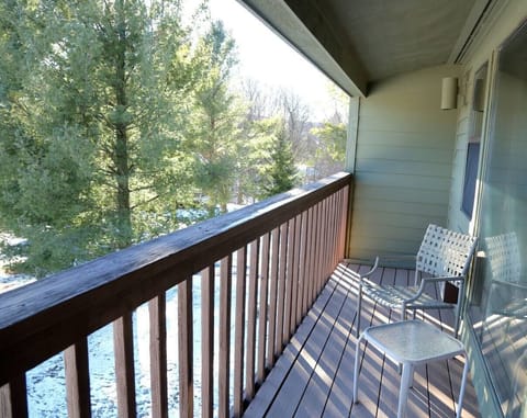 Cozy balcony overlooking the valley - Timberline ski resort is in the distance