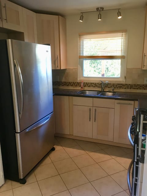 Streamlined and dimmable lighting